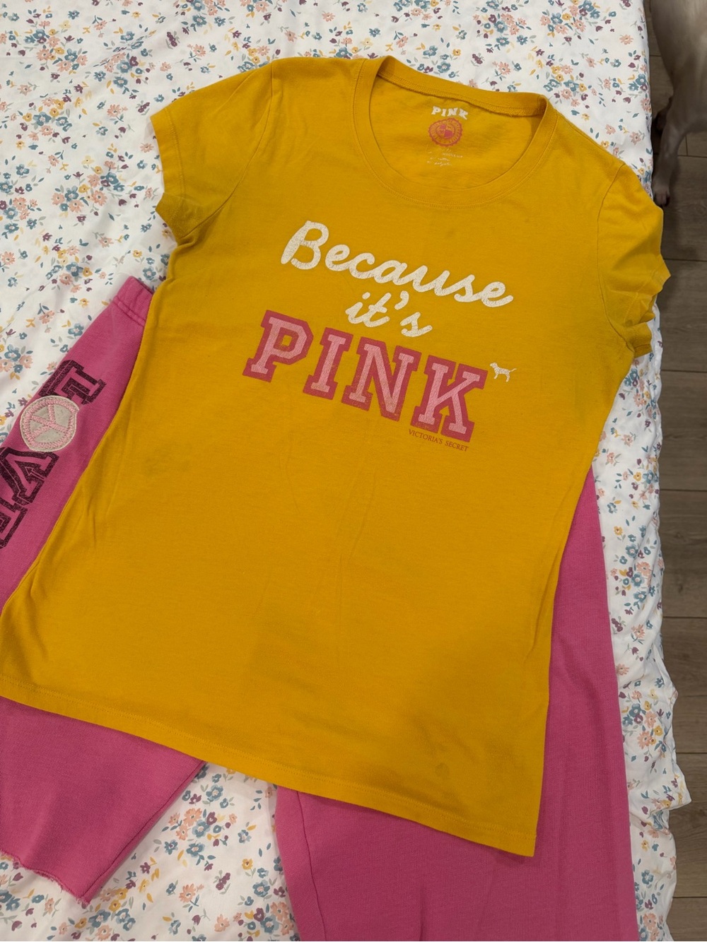 Y2K Victoria’s Secret Pink Sweatshorts and Tee